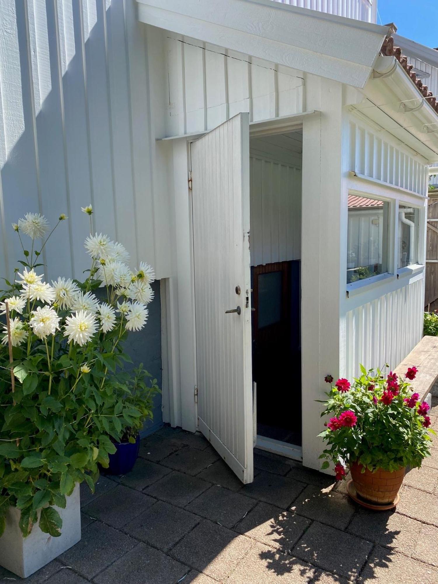 Accommodation For 2 In The Center City Of Lysekil Buitenkant foto