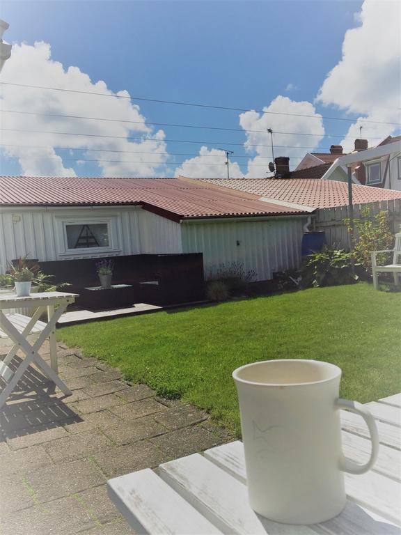 Accommodation For 2 In The Center City Of Lysekil Buitenkant foto
